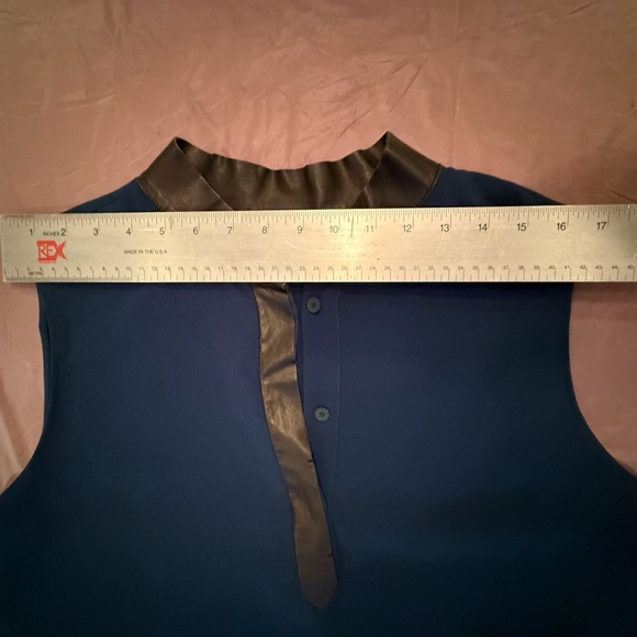Elie Tahari Sleeveless Green/Navy Blouse w/ Leather Trim Size Large - Picture 5 of 8